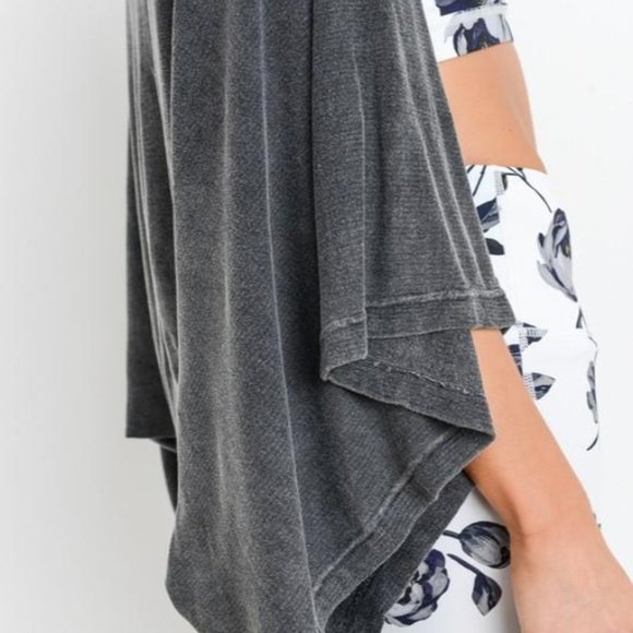 (NWT) Mineral Wash Cape - Picture 5 of 7